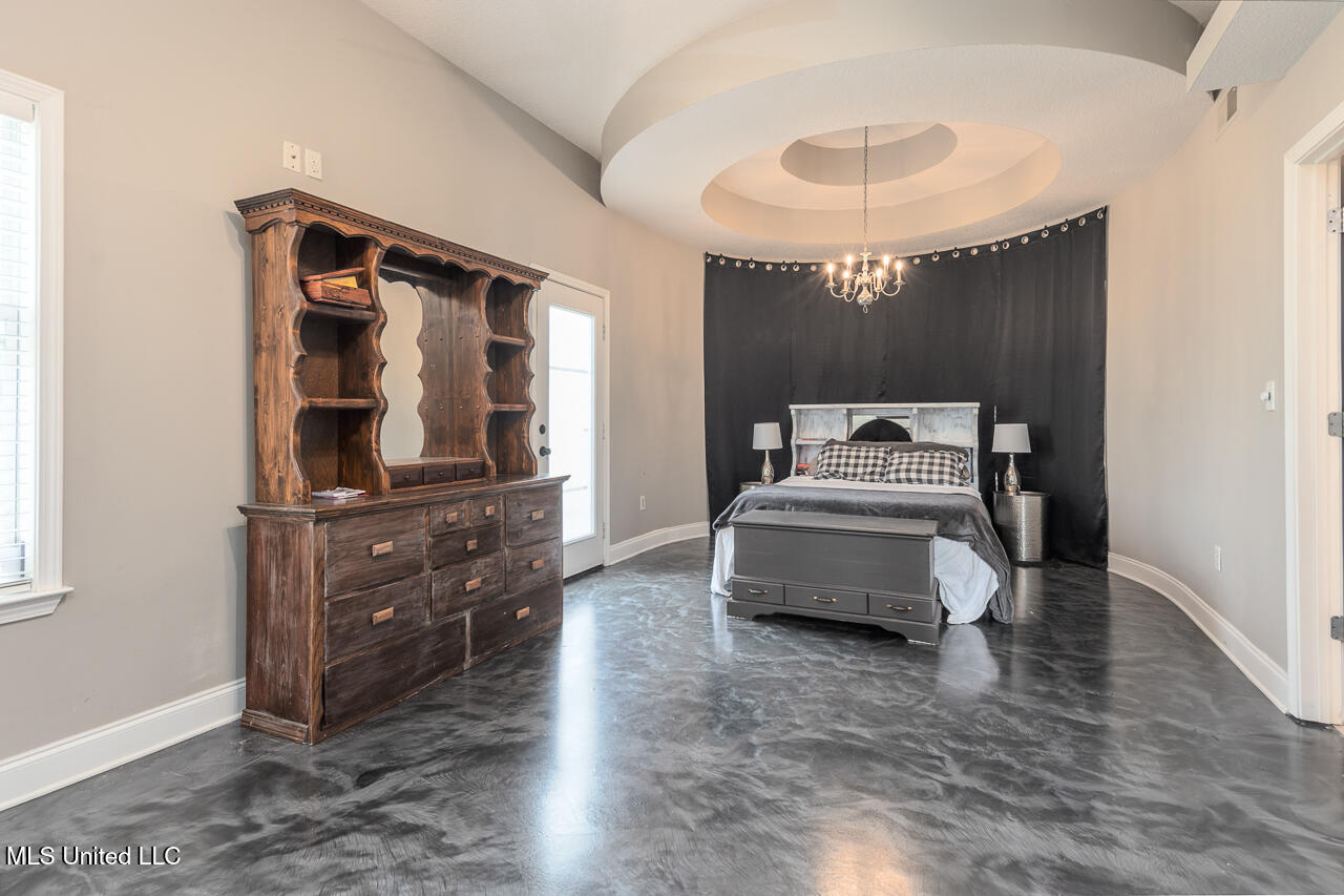 7846 Holly Ridge Drive Property Photo 13