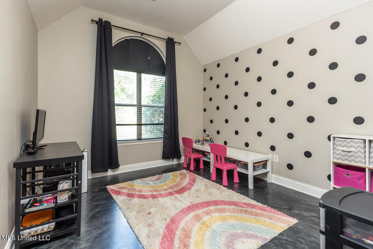 7846 Holly Ridge Drive Property Photo 18