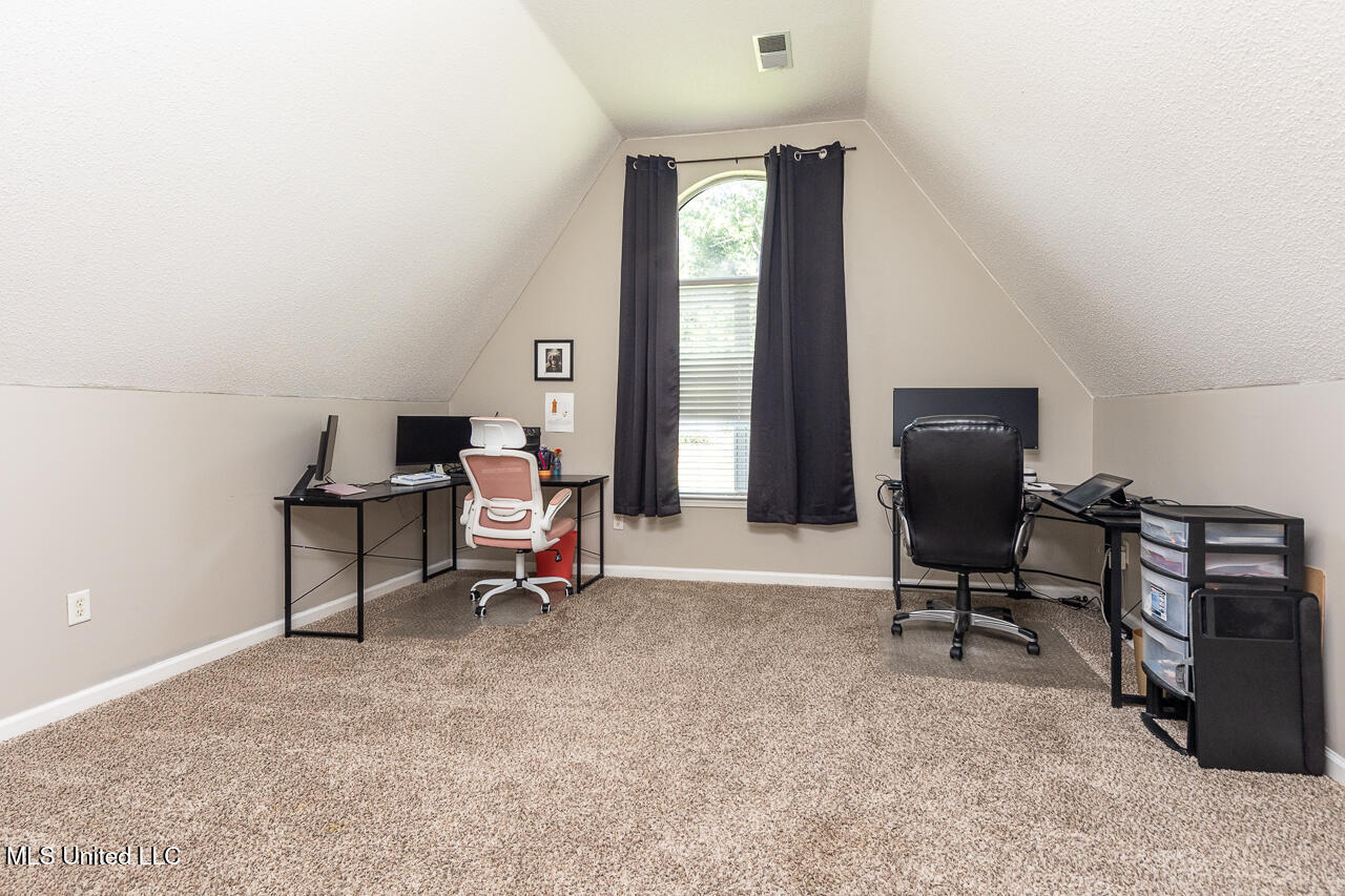 7846 Holly Ridge Drive Property Photo 19