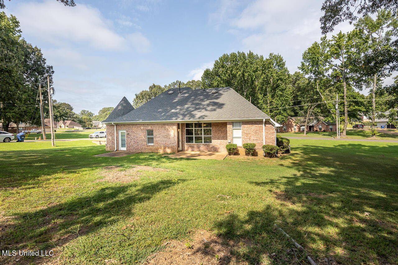 7846 Holly Ridge Drive Property Photo 22