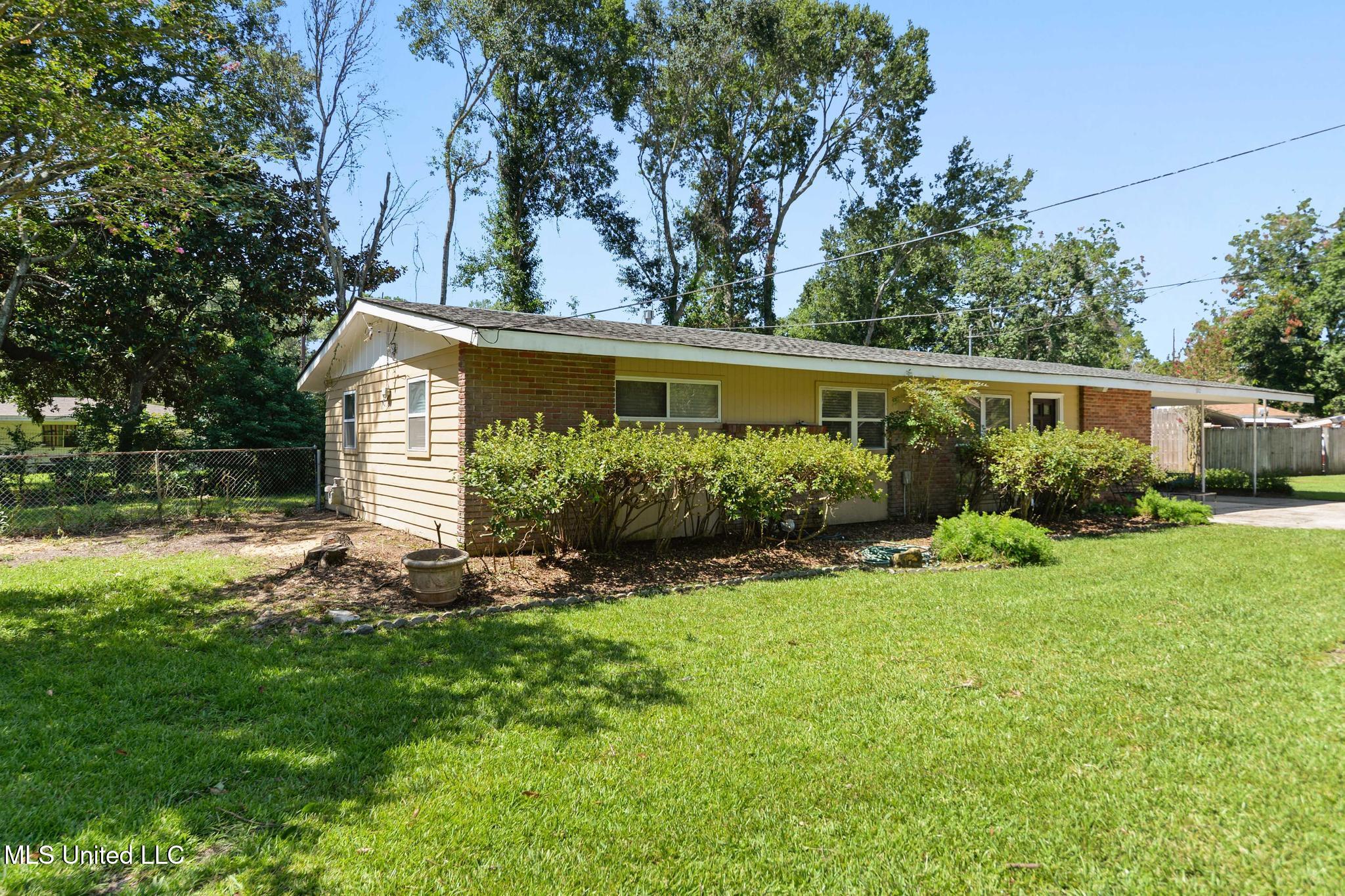 1912 Woodmont Street Property Photo 2