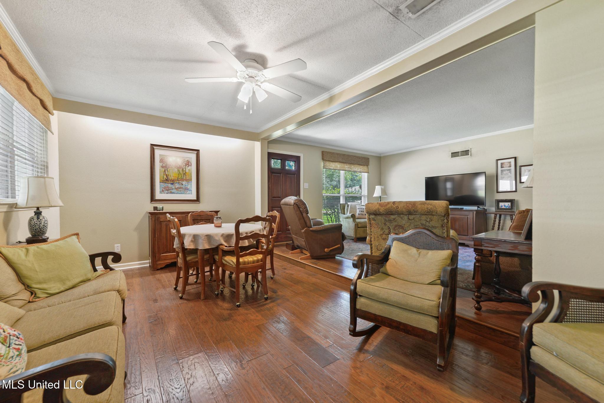 1912 Woodmont Street Property Photo 6