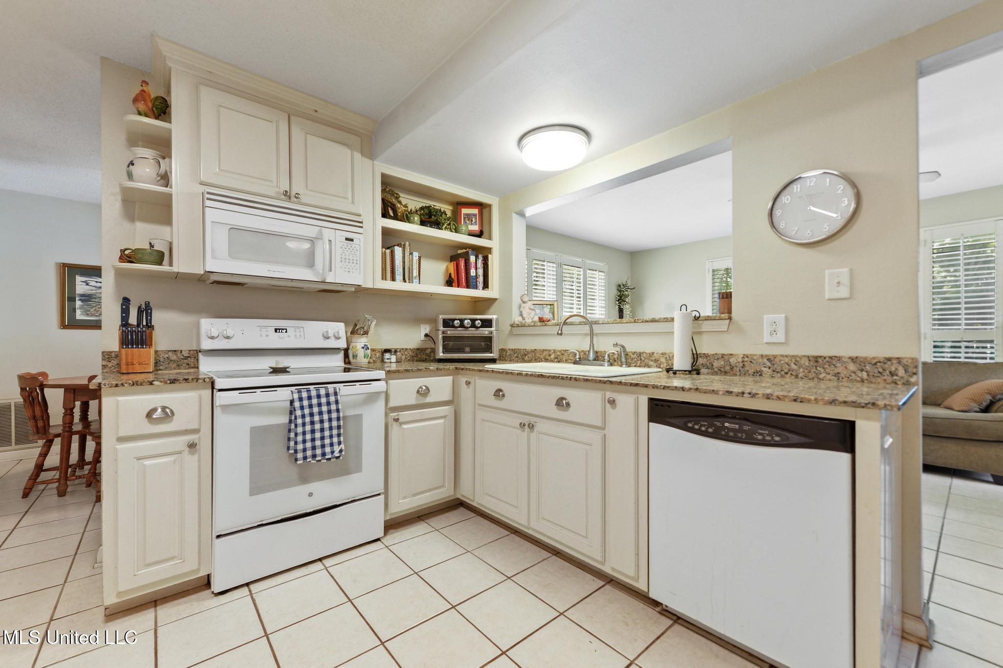 1912 Woodmont Street Property Photo 10