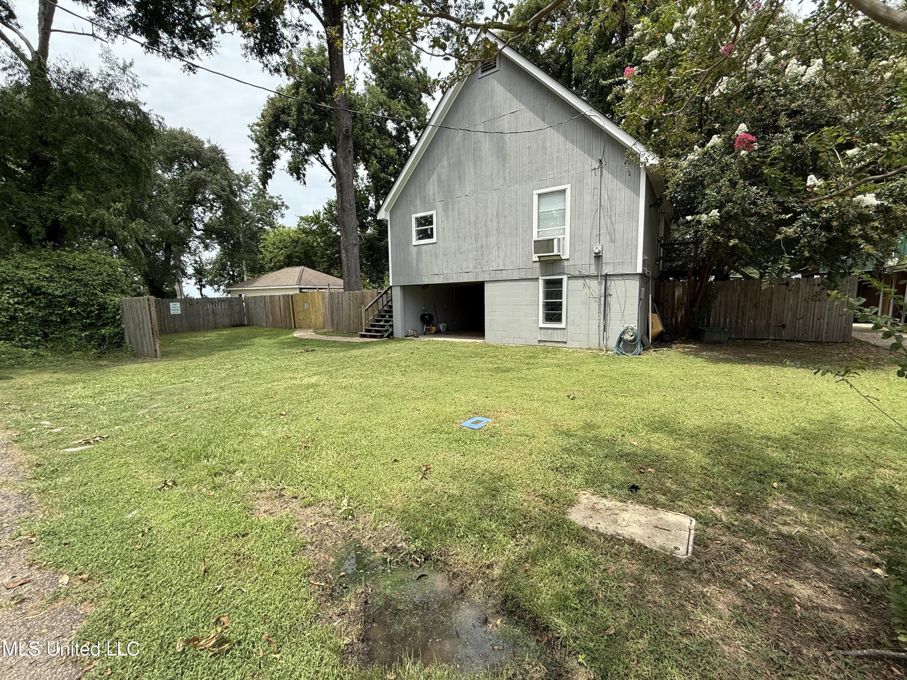 98 Ashley Street Property Photo 1