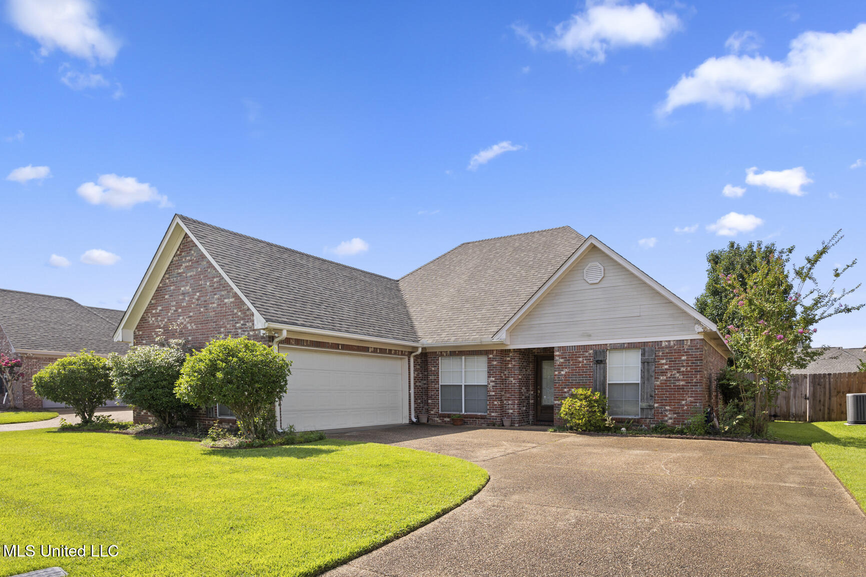 113 Susan Lane Property Photo 1