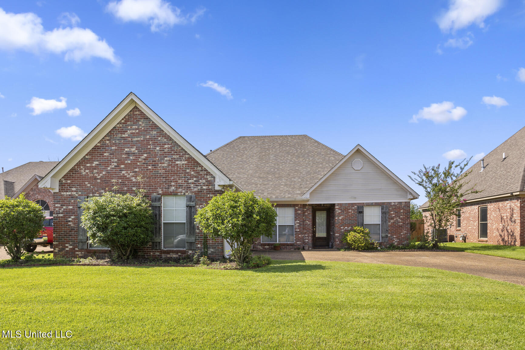 113 Susan Lane Property Photo 2