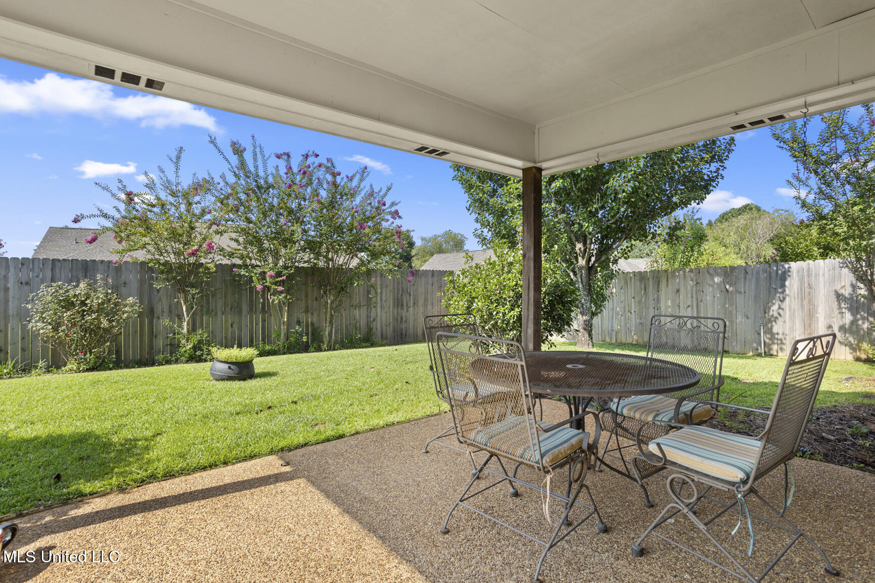 113 Susan Lane Property Photo 3