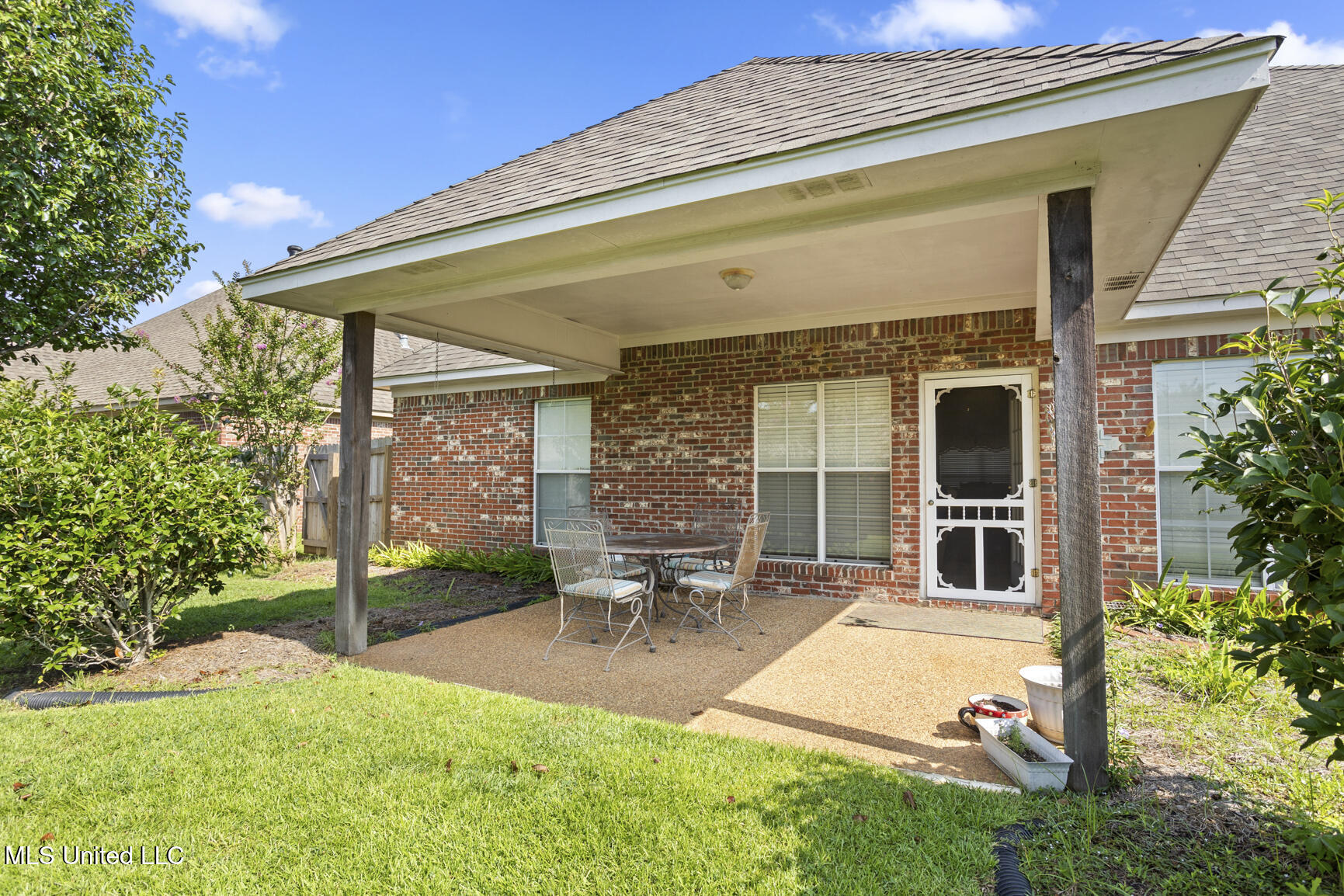 113 Susan Lane Property Photo 4