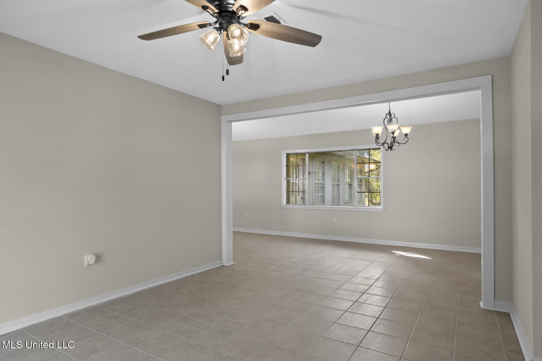 3537 Patterson Drive Property Photo 3