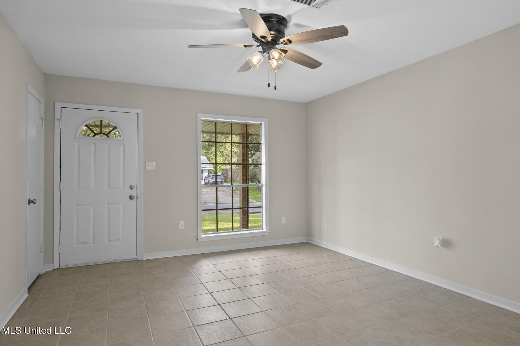 3537 Patterson Drive Property Photo 4