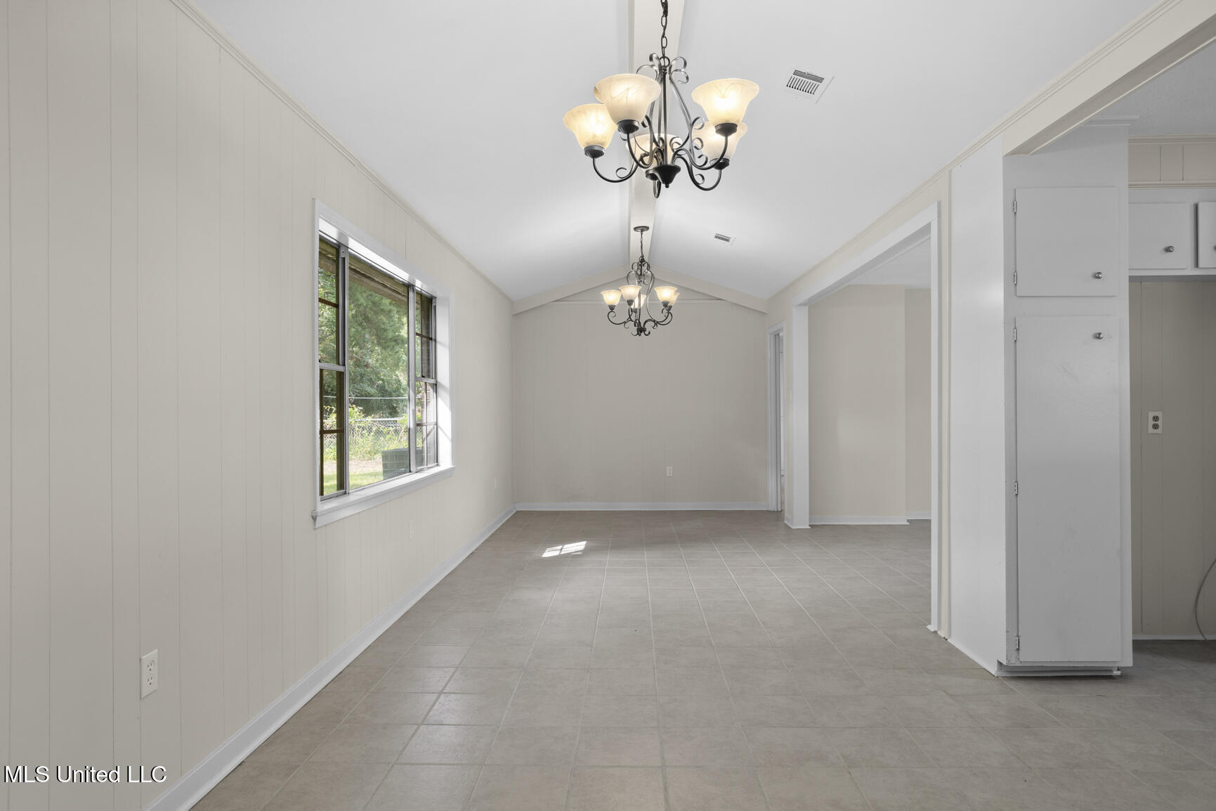 3537 Patterson Drive Property Photo 6