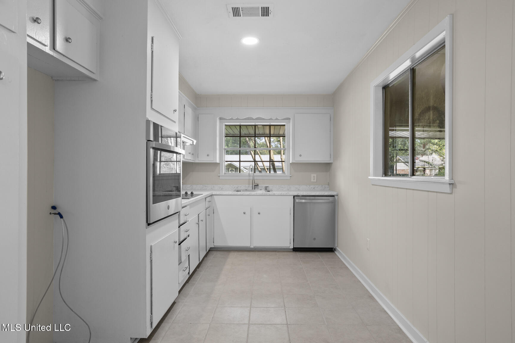 3537 Patterson Drive Property Photo 7