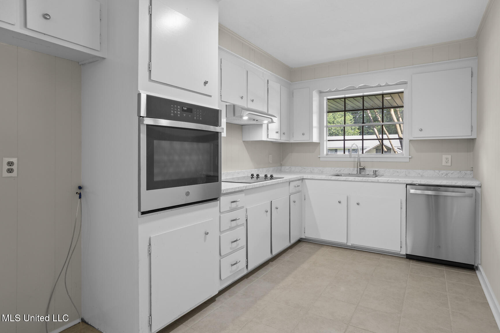 3537 Patterson Drive Property Photo 8