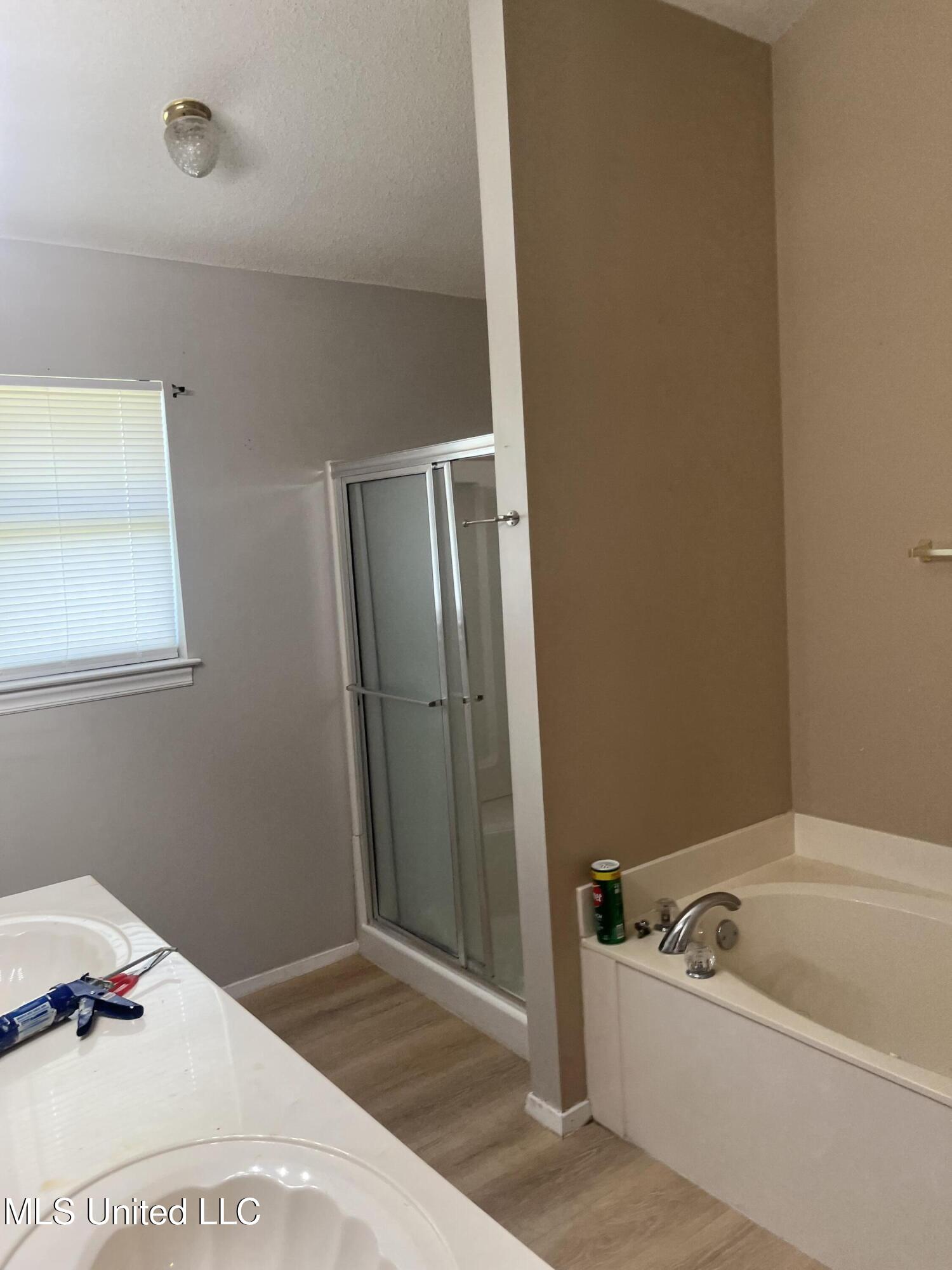 6741 Hunters Crossing Property Photo 9