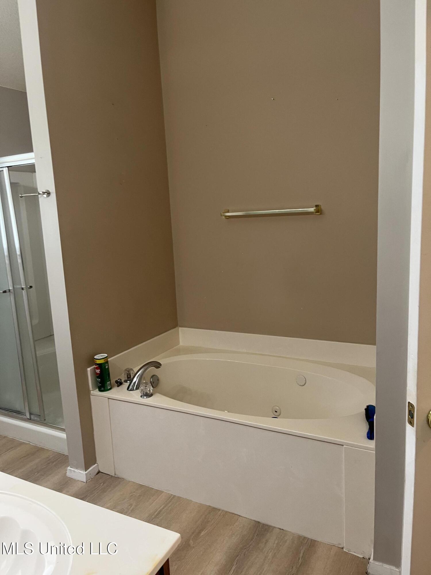 6741 Hunters Crossing Property Photo 10