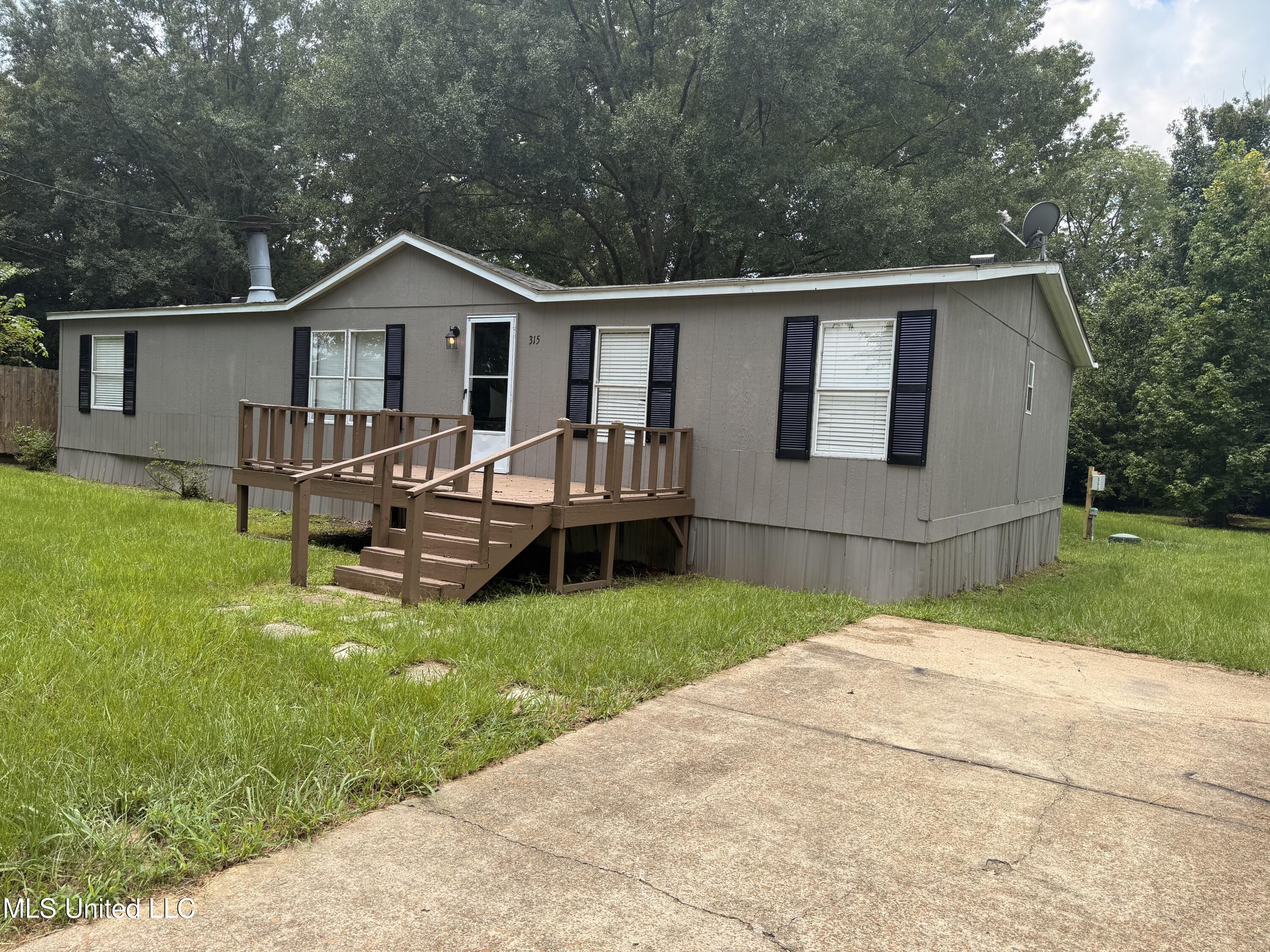 315 Boteler Road Property Photo 2