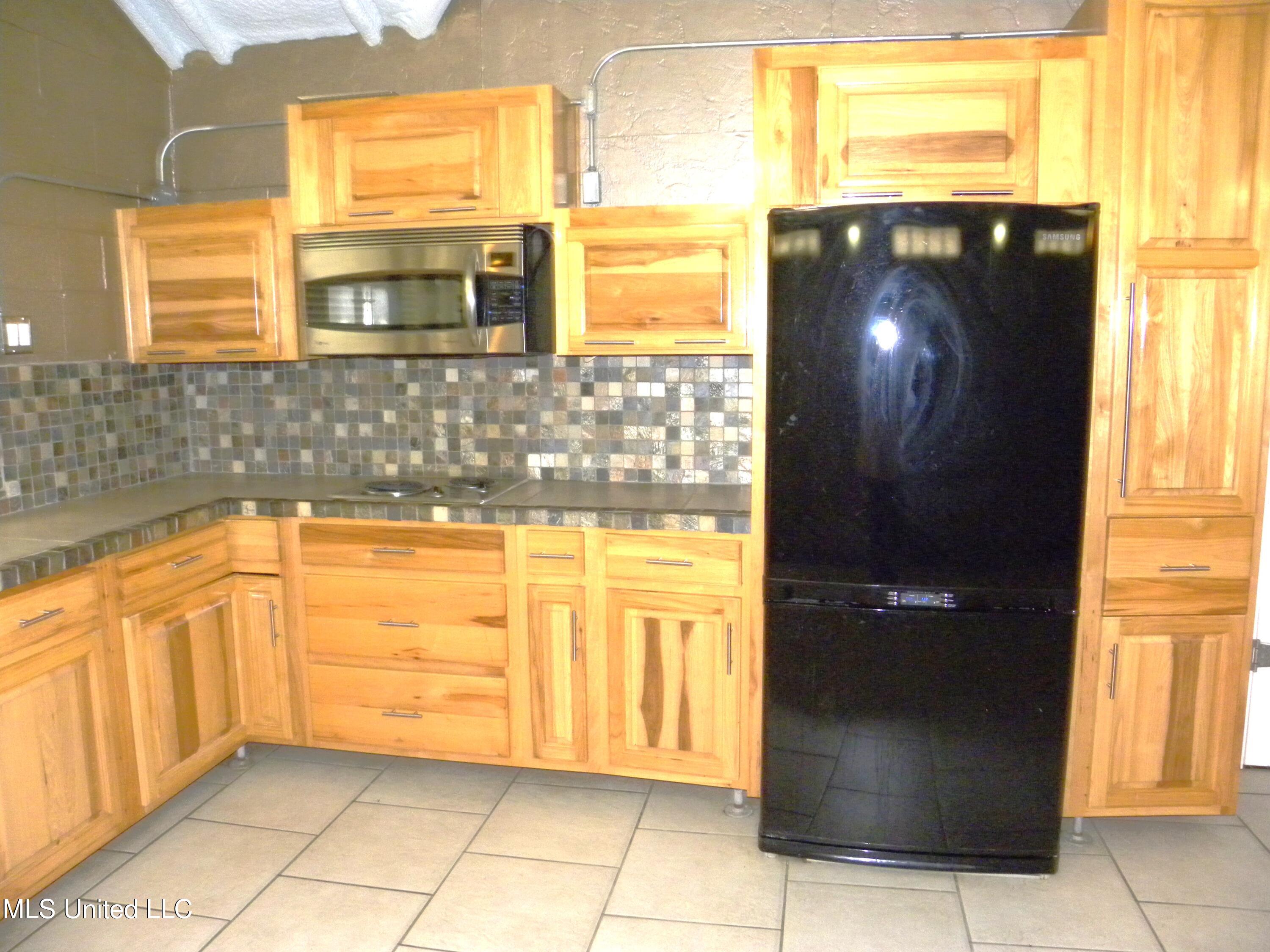 2096 Pat Lane Property Photo 8