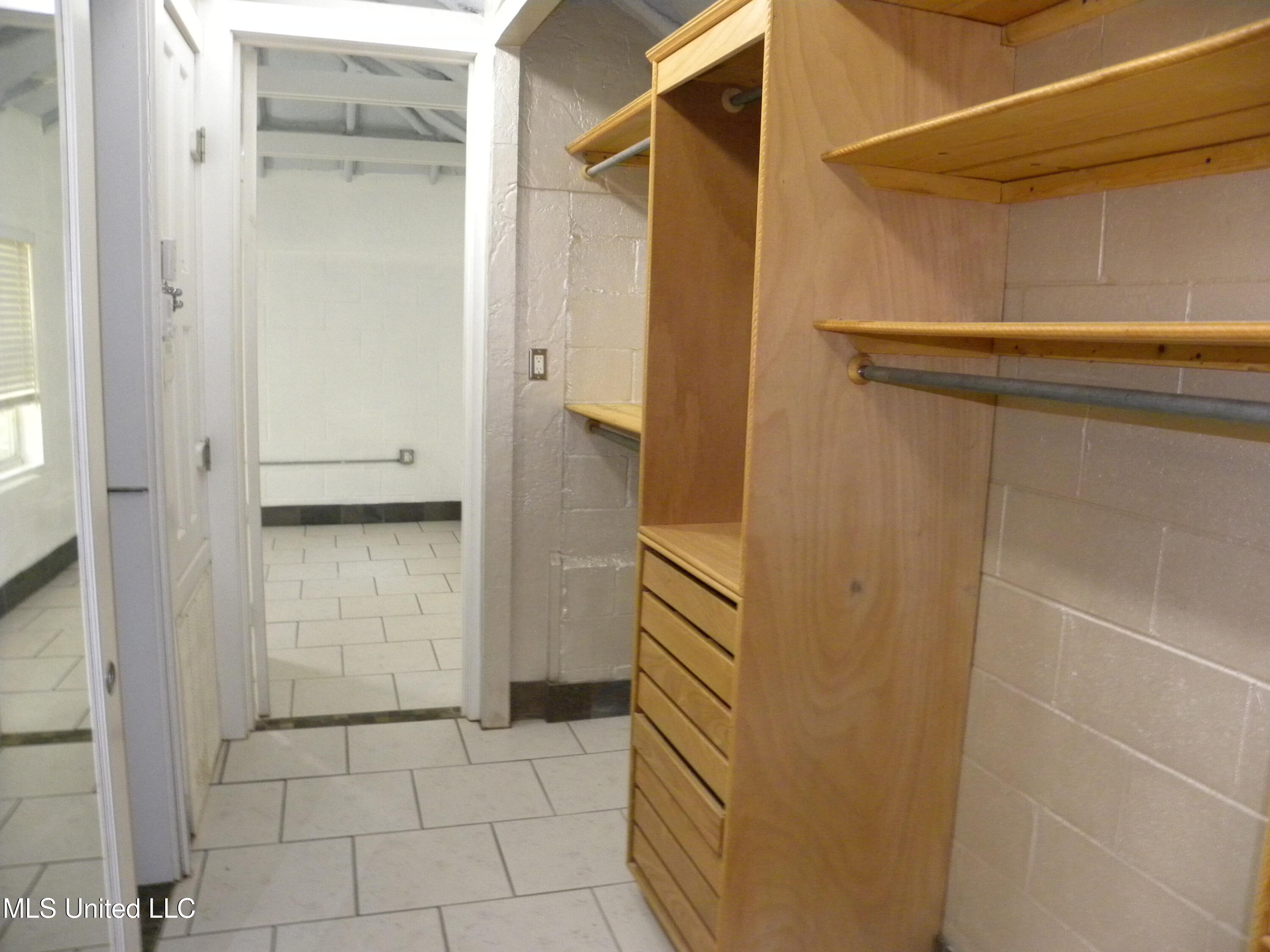 2096 Pat Lane Property Photo 11