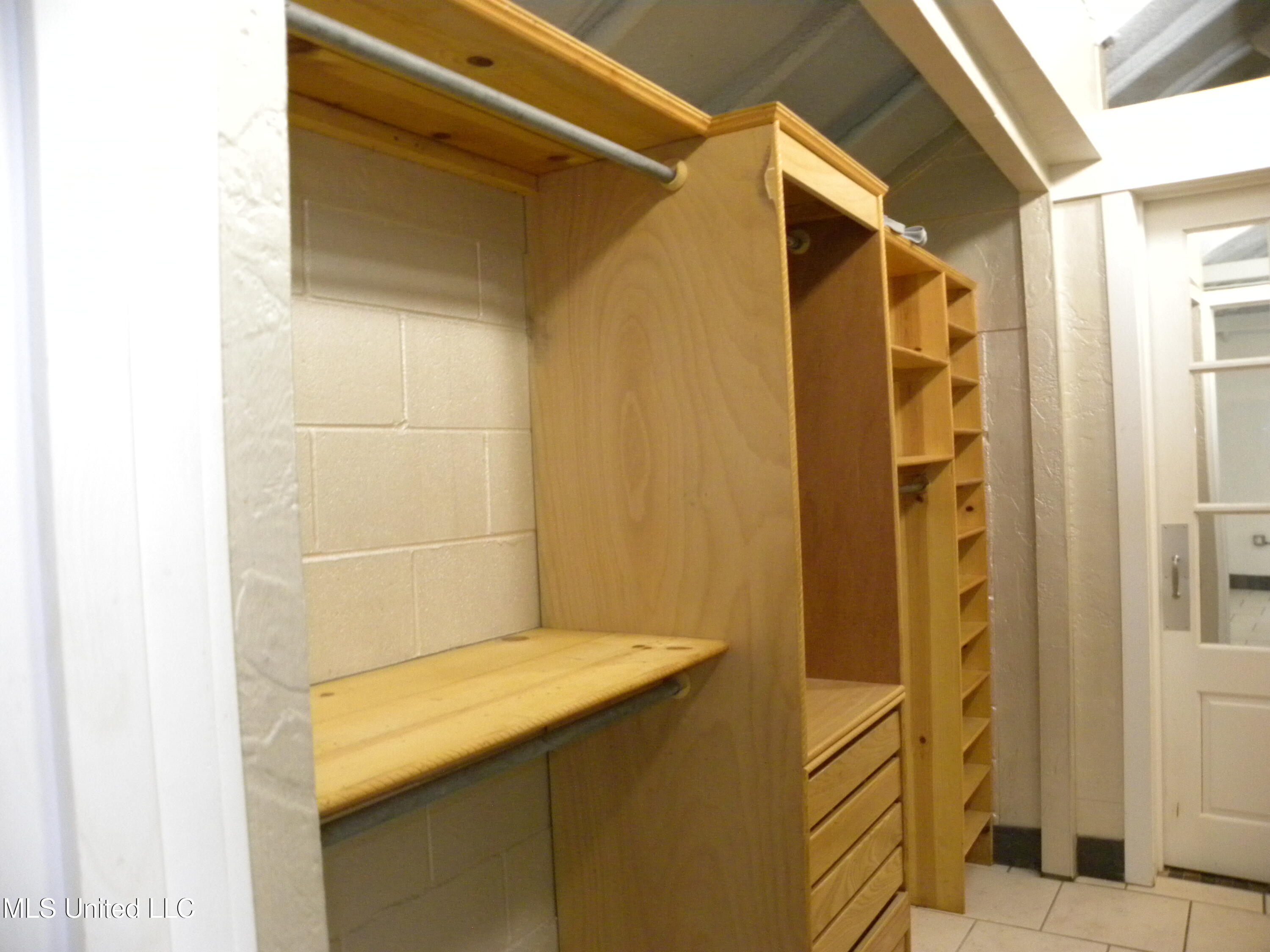 2096 Pat Lane Property Photo 12