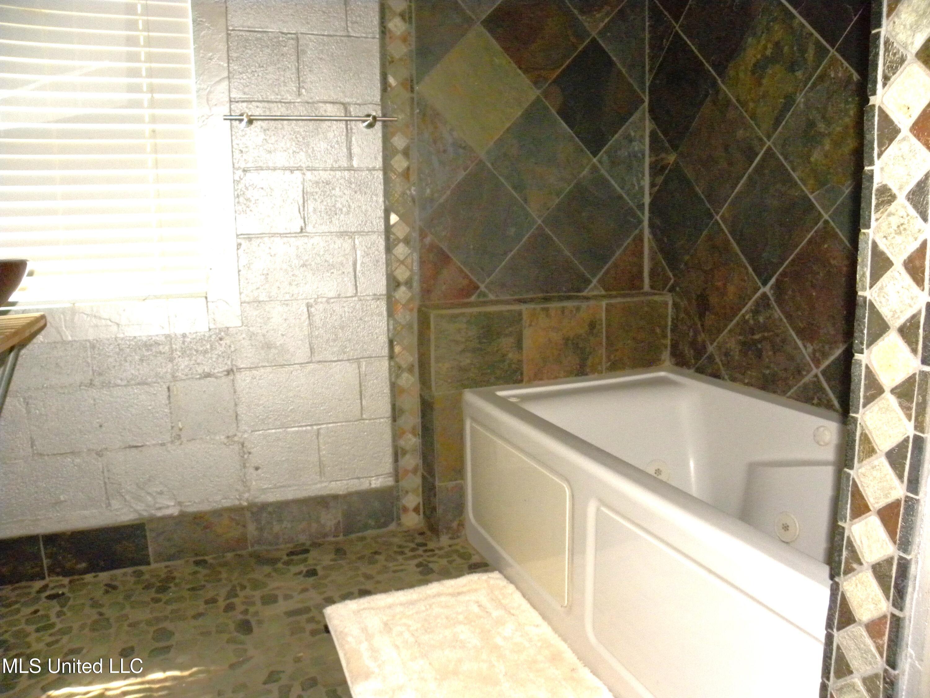 2096 Pat Lane Property Photo 14