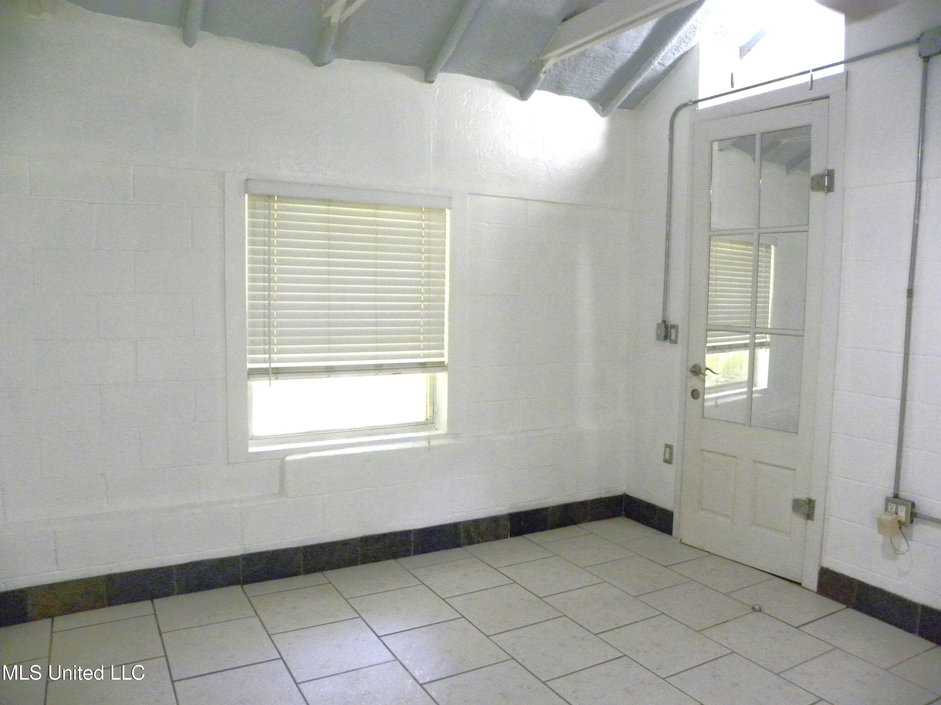 2096 Pat Lane Property Photo 16