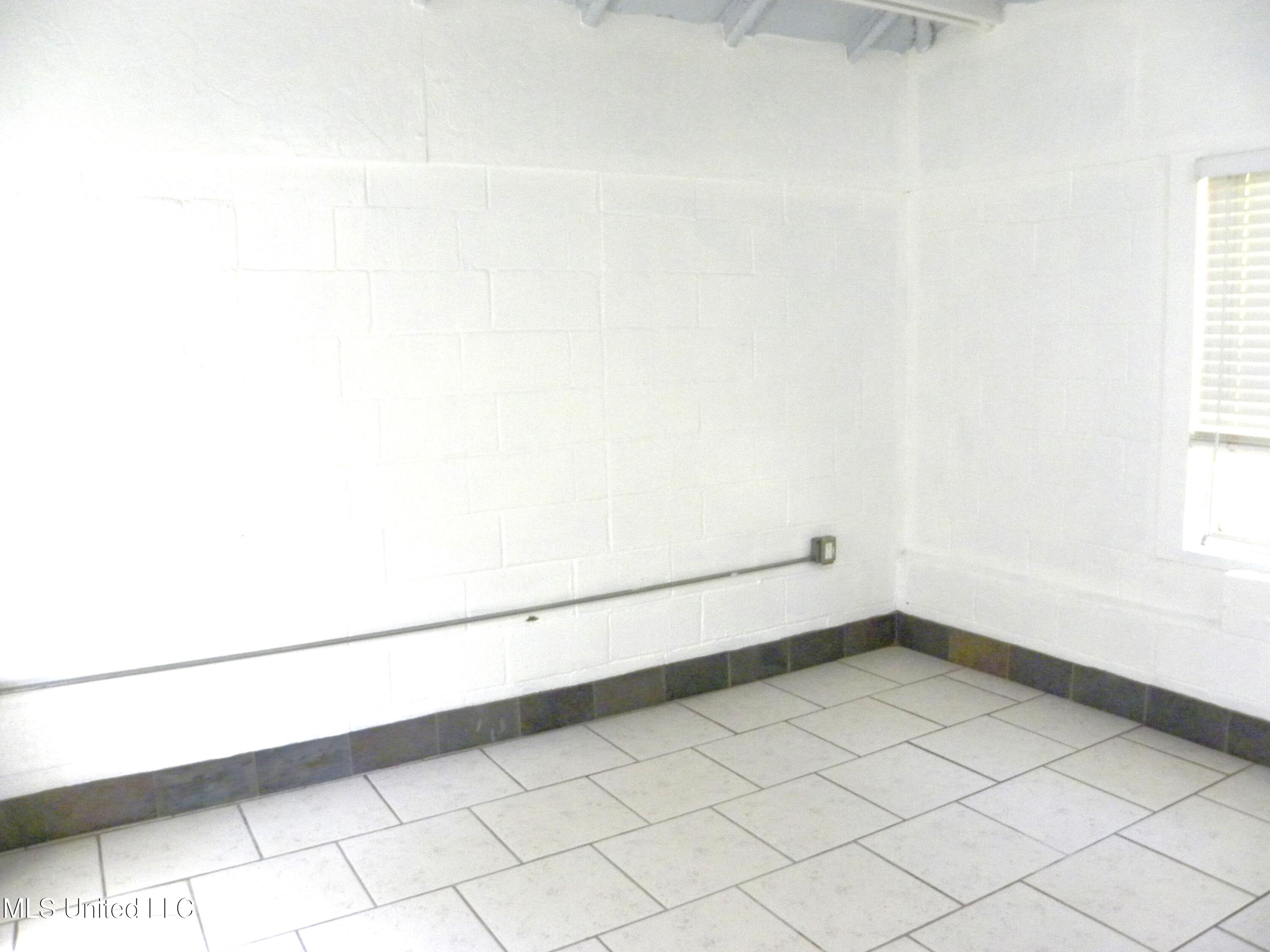 2096 Pat Lane Property Photo 17