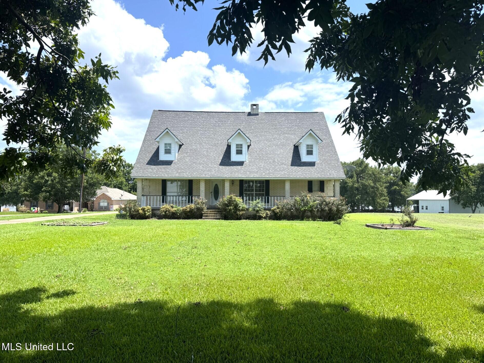 1603 Highway 568 Property Photo 1