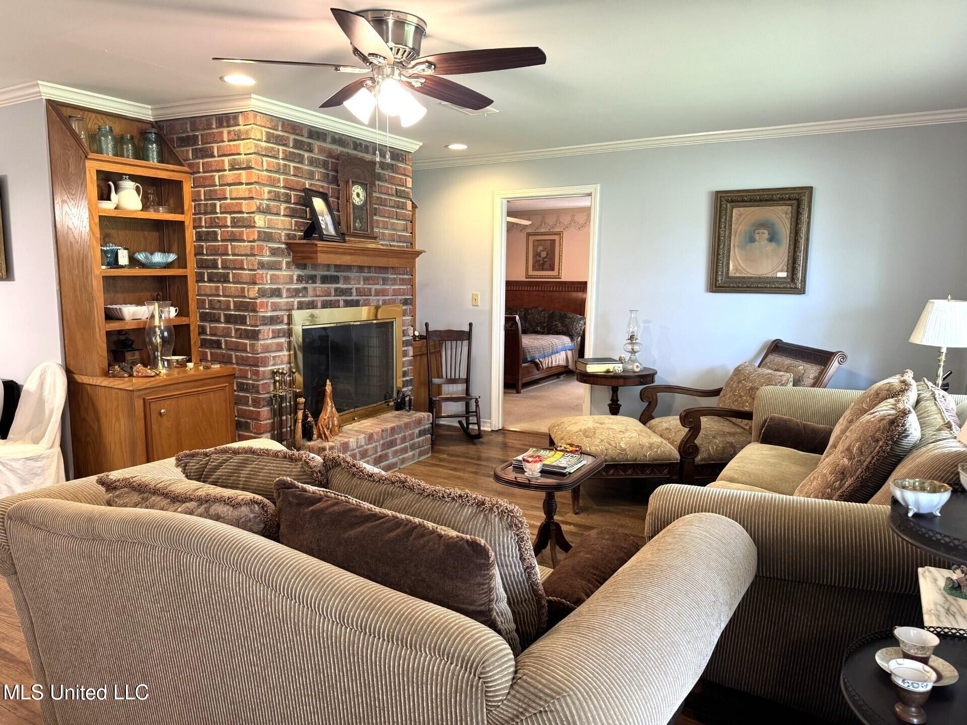 1603 Highway 568 Property Photo 7