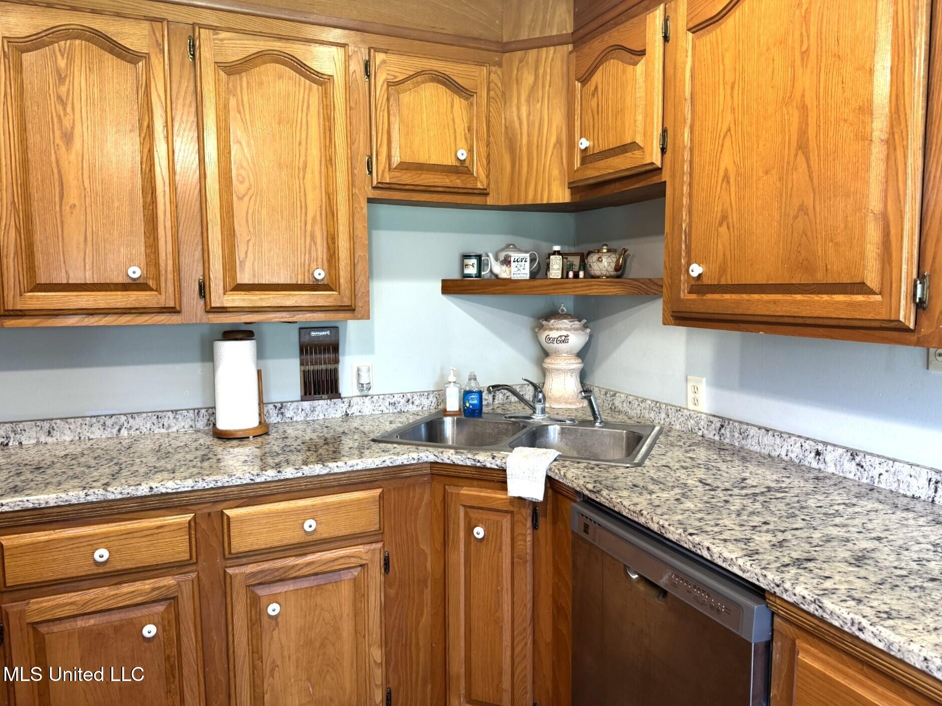 1603 Highway 568 Property Photo 17