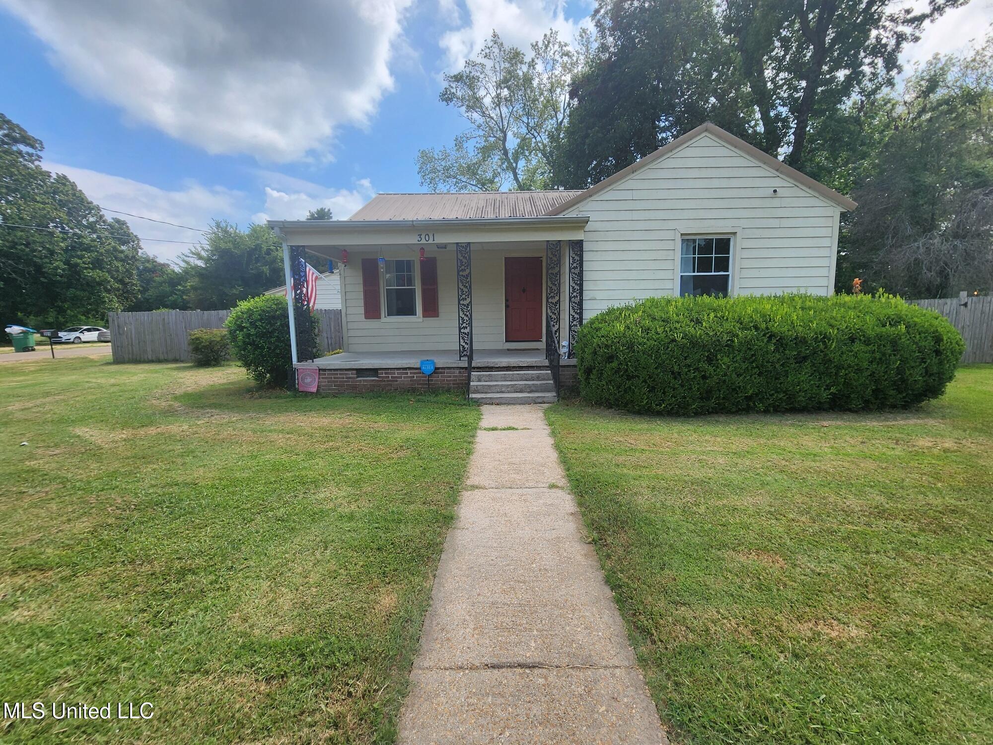 301 Hopson Street Property Photo 2