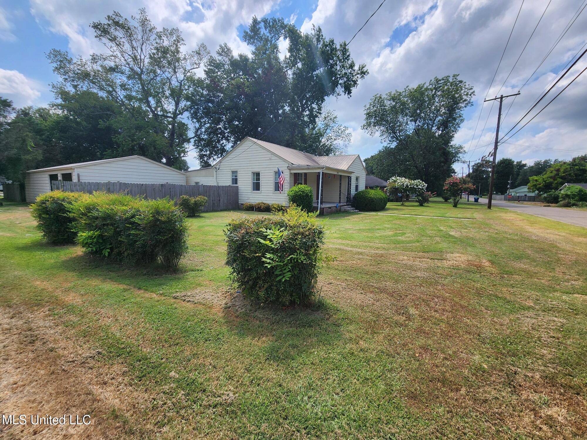 301 Hopson Street Property Photo 3