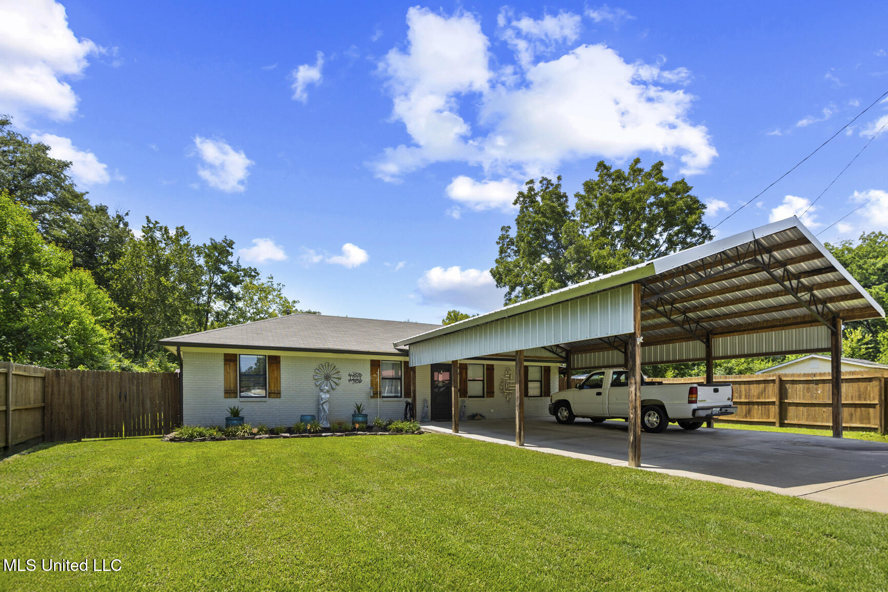1223 Saint Augustine Drive Property Photo 1