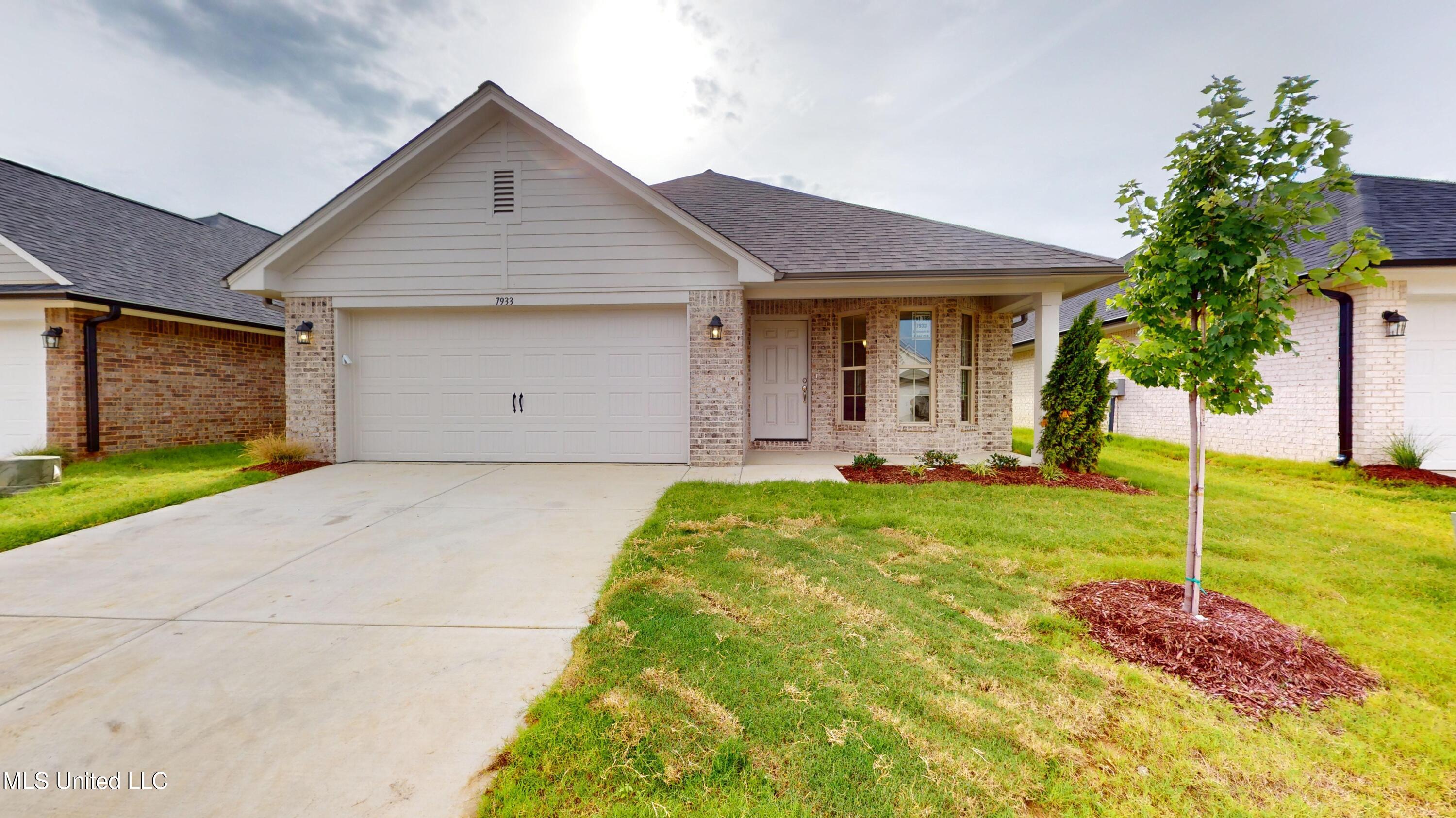 7905 Gardendale Drive Property Photo 1