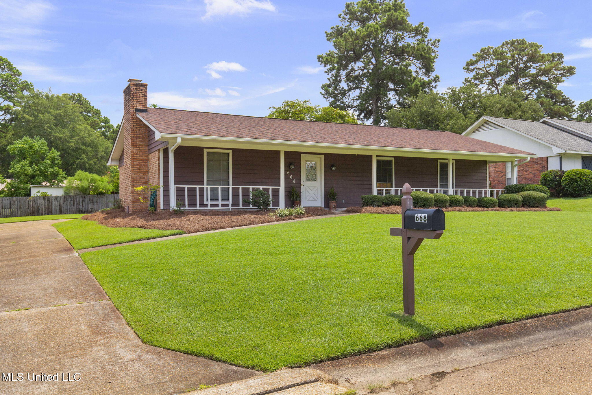 668 Bruin Avenue Property Photo 3