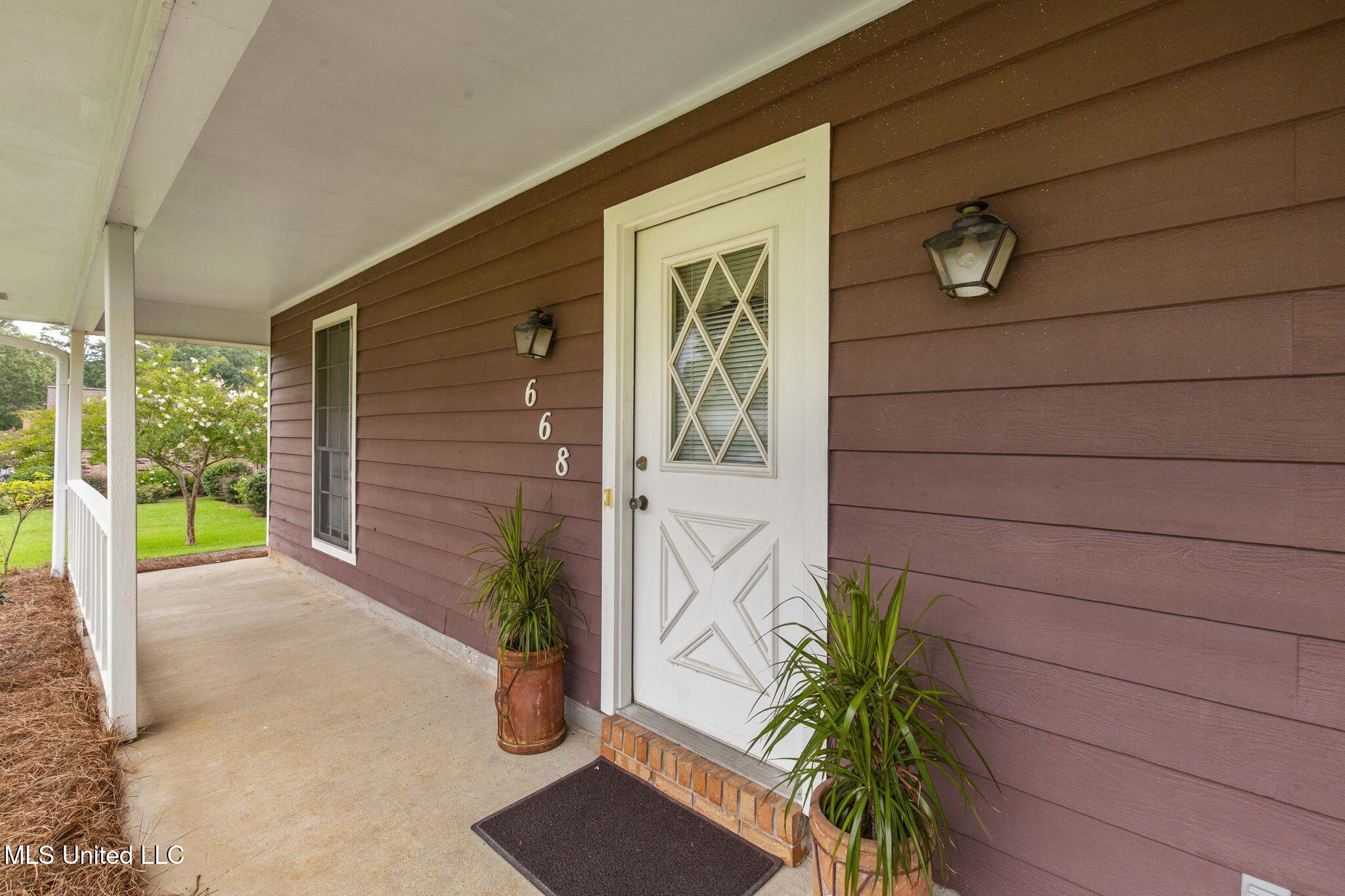 668 Bruin Avenue Property Photo 5