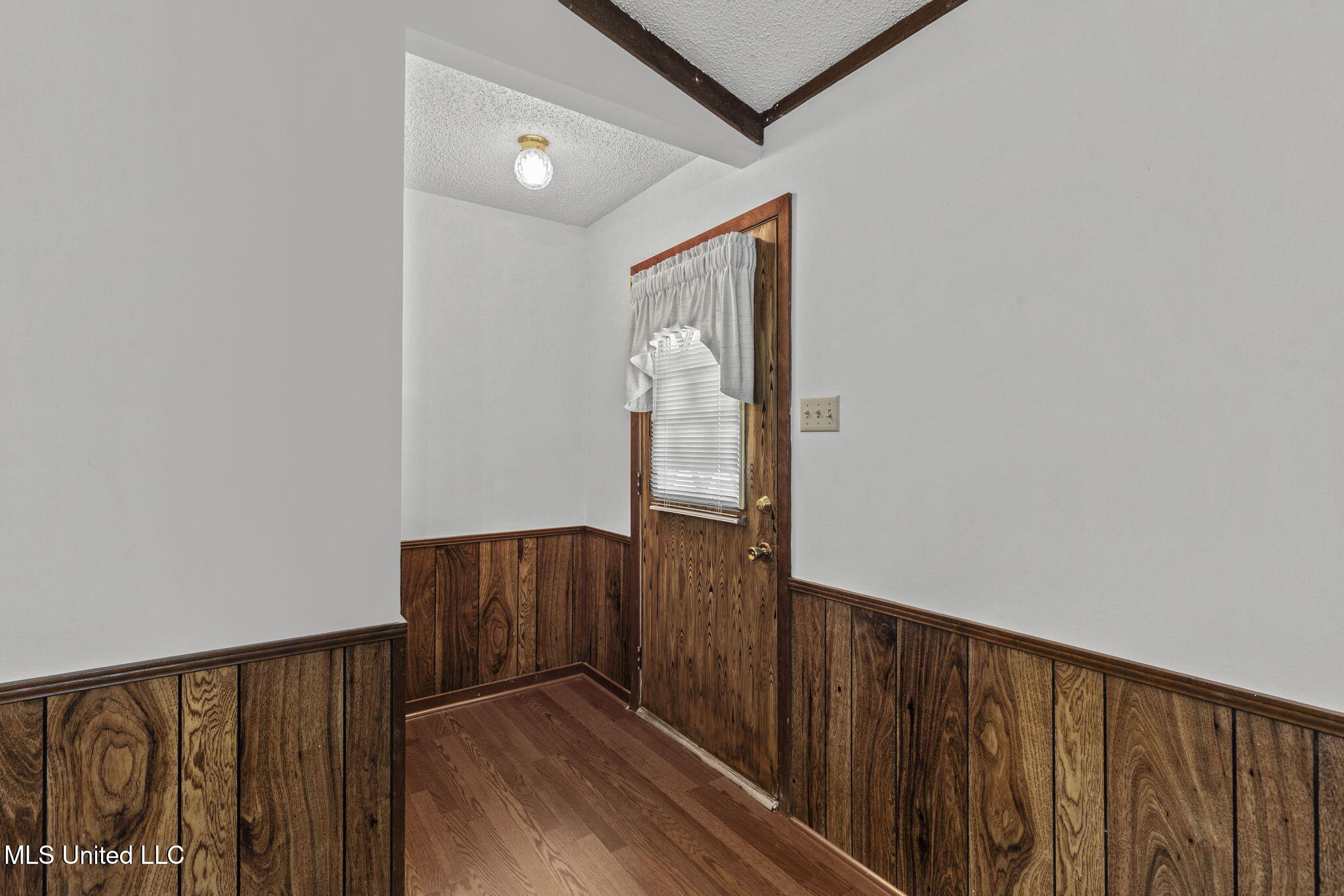 668 Bruin Avenue Property Photo 6