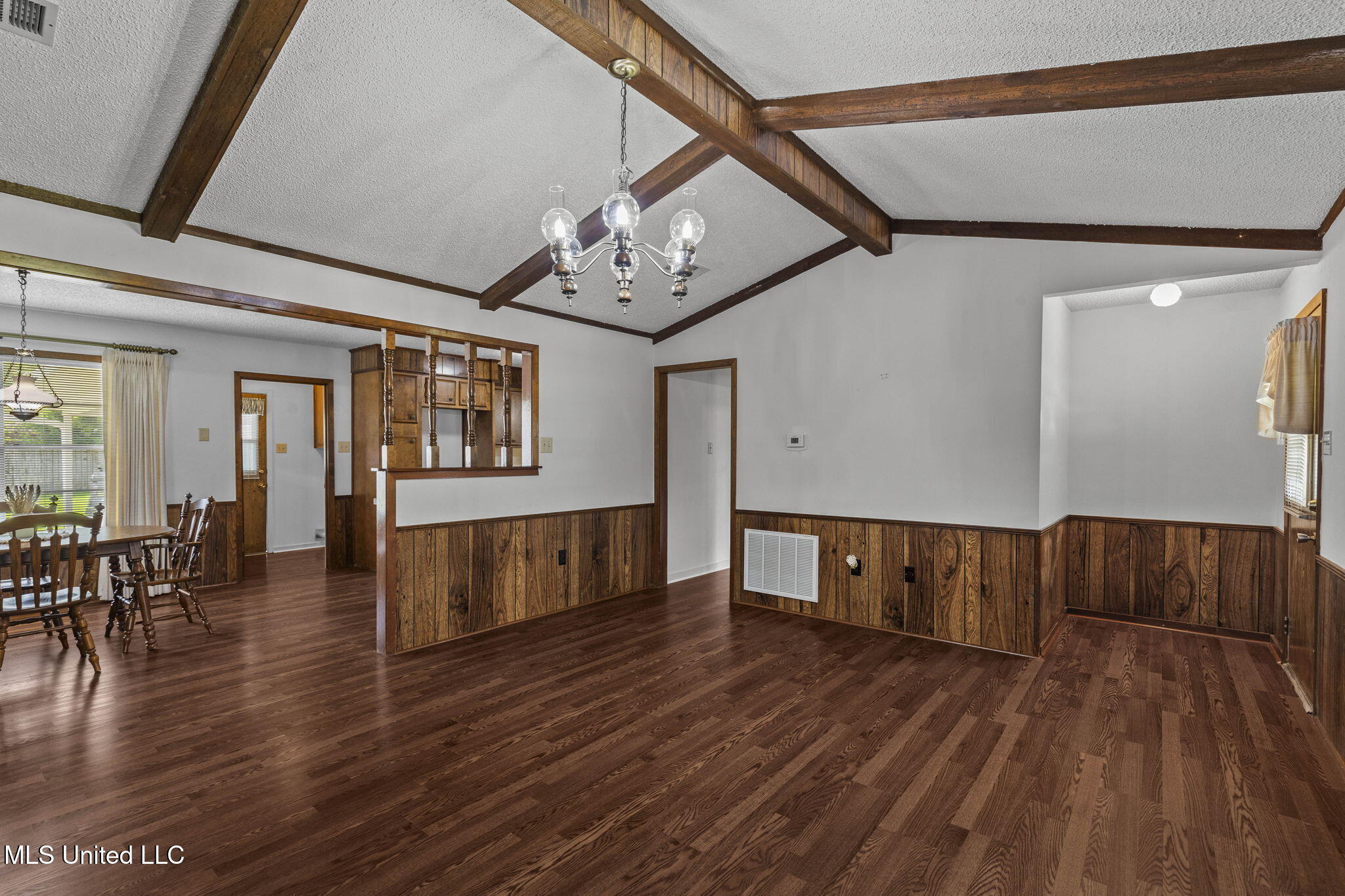 668 Bruin Avenue Property Photo 9