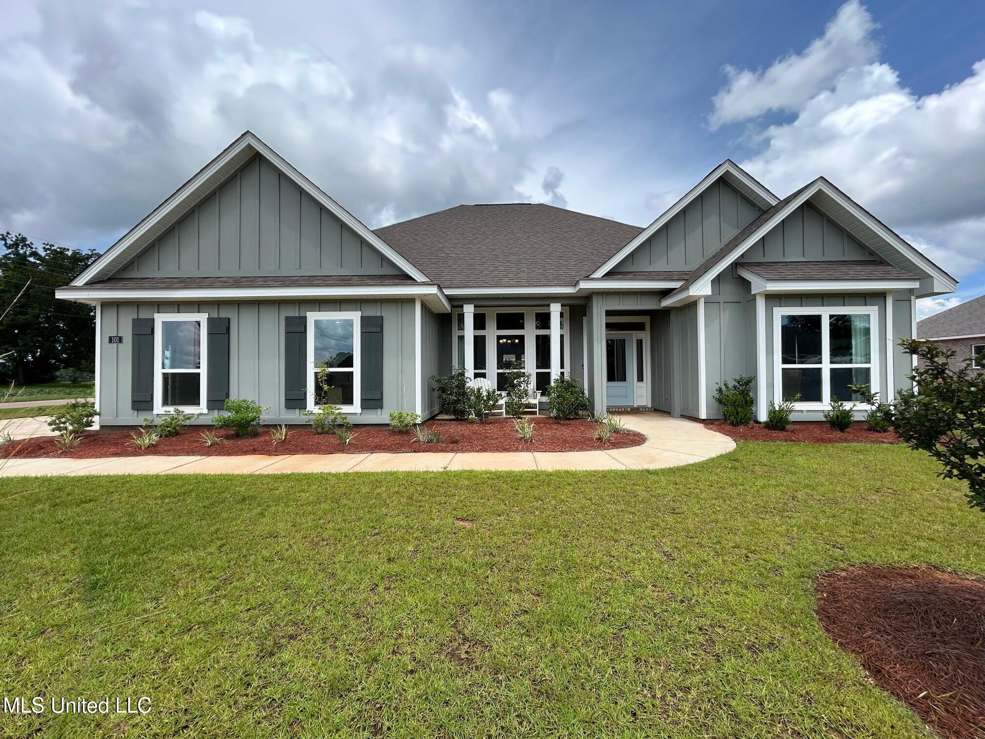 101 Firefly Drive Property Photo 1