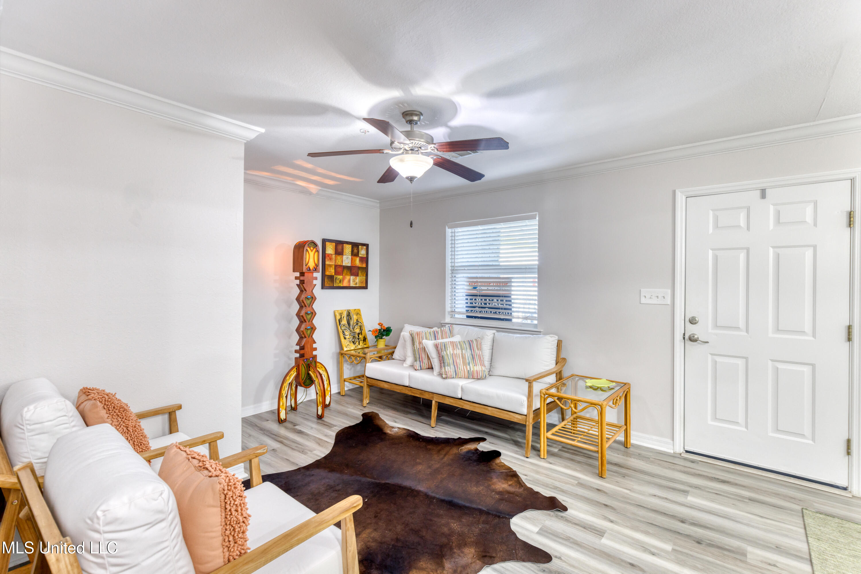 1282 Beach Boulevard Property Photo 3