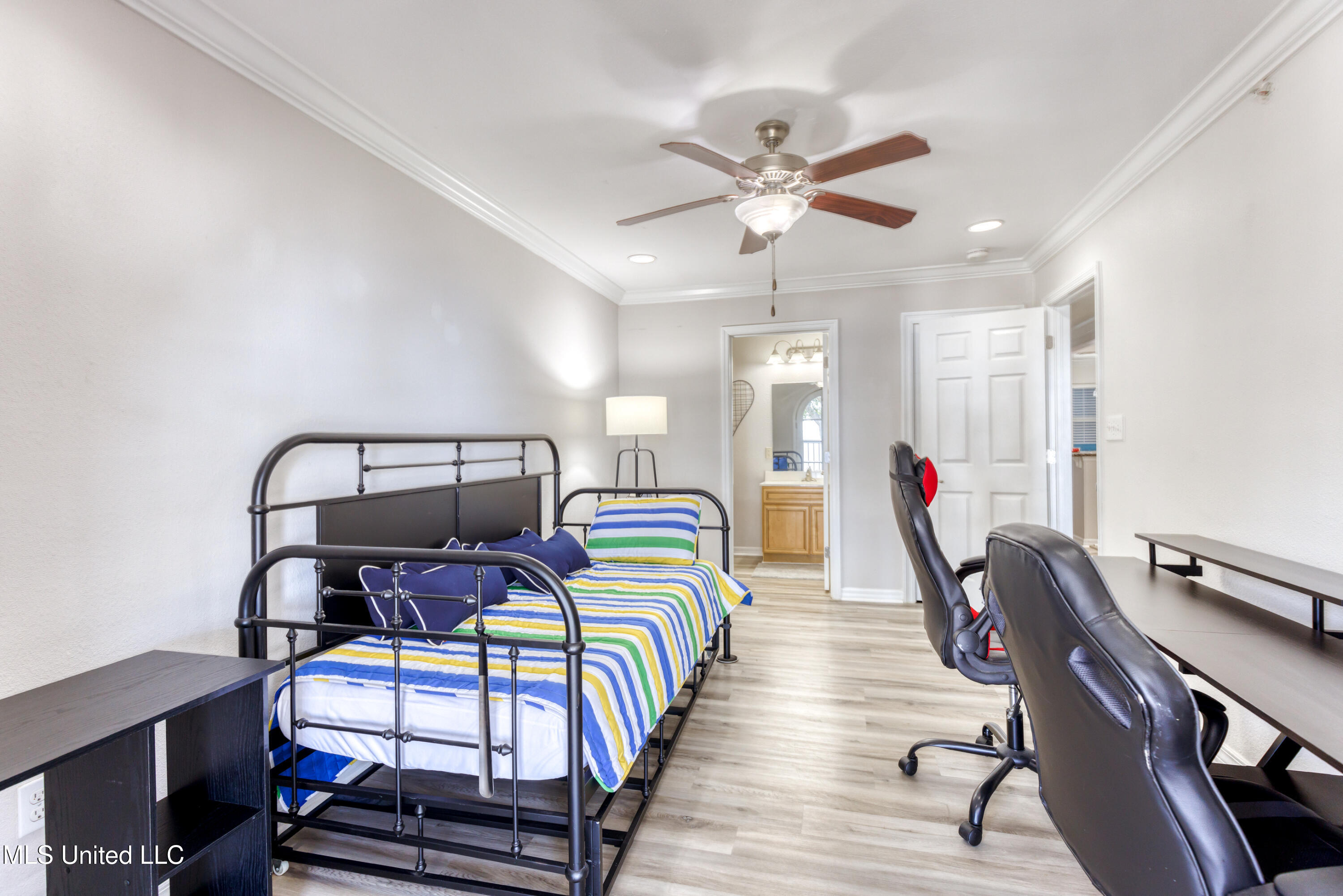 1282 Beach Boulevard Property Photo 10