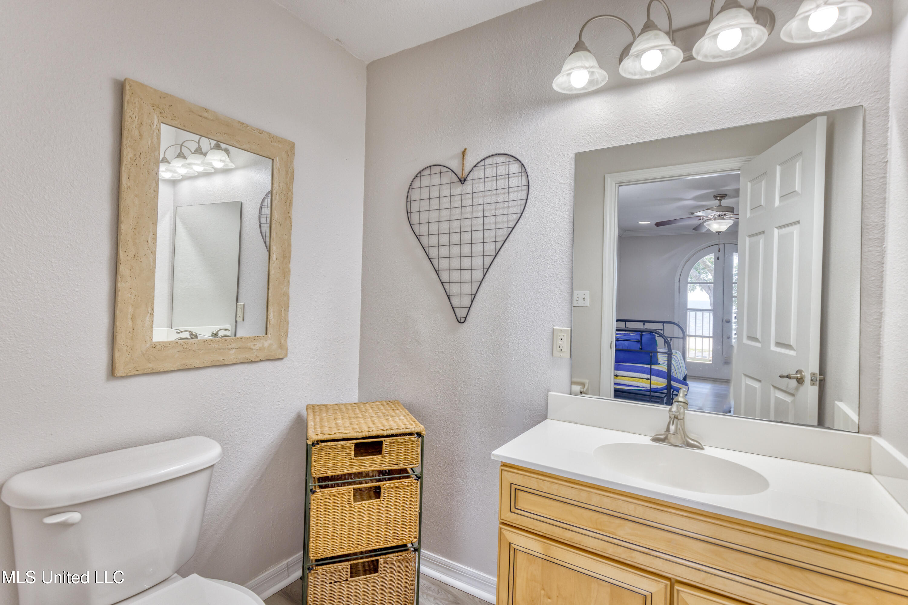 1282 Beach Boulevard Property Photo 11