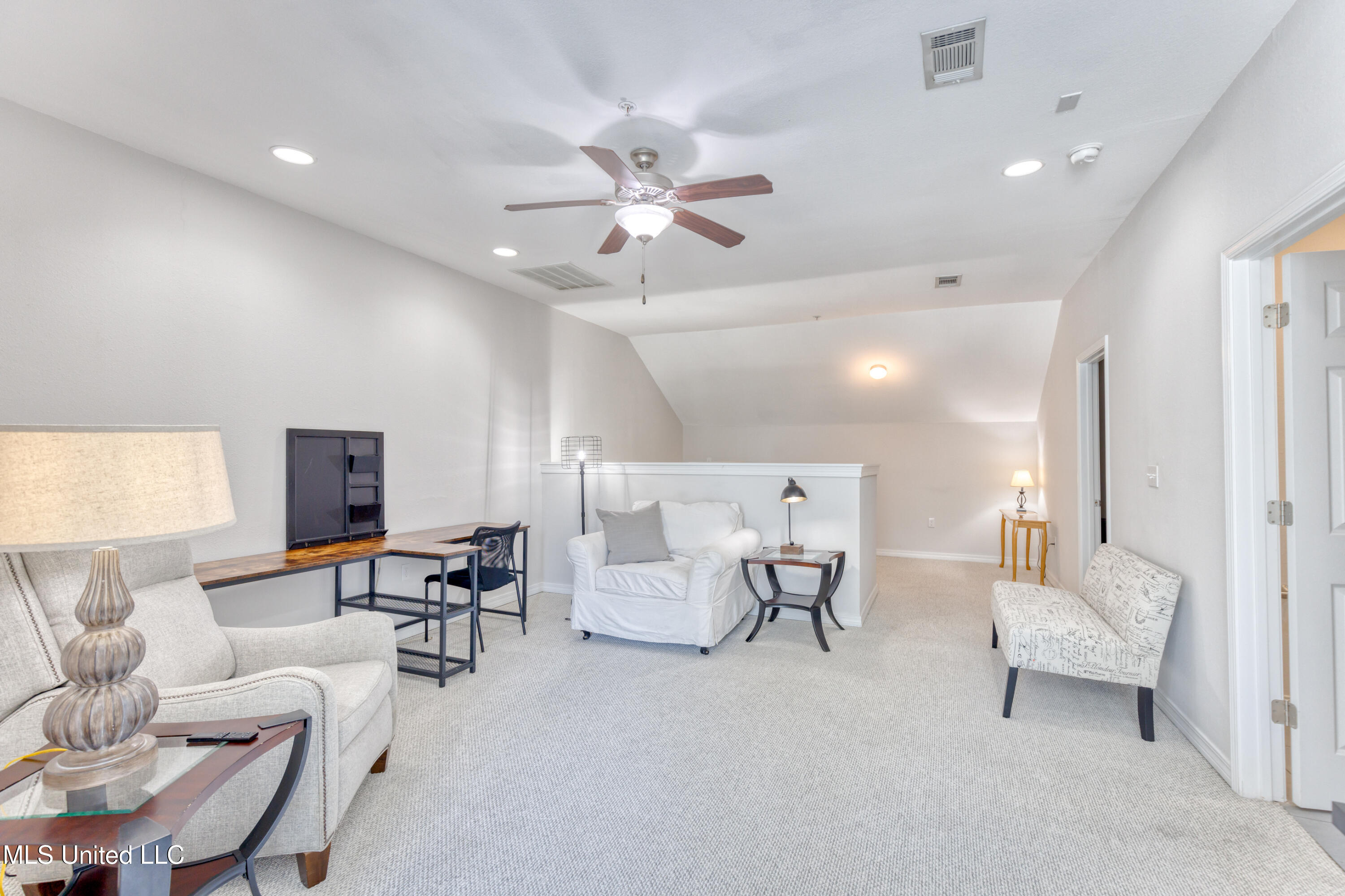 1282 Beach Boulevard Property Photo 14