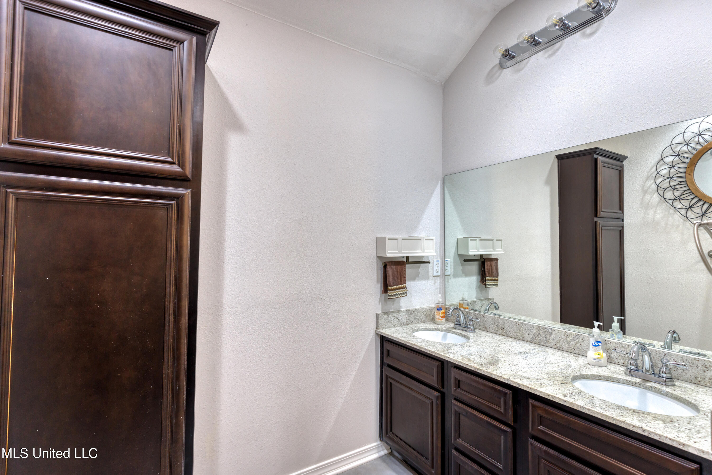 1282 Beach Boulevard Property Photo 16