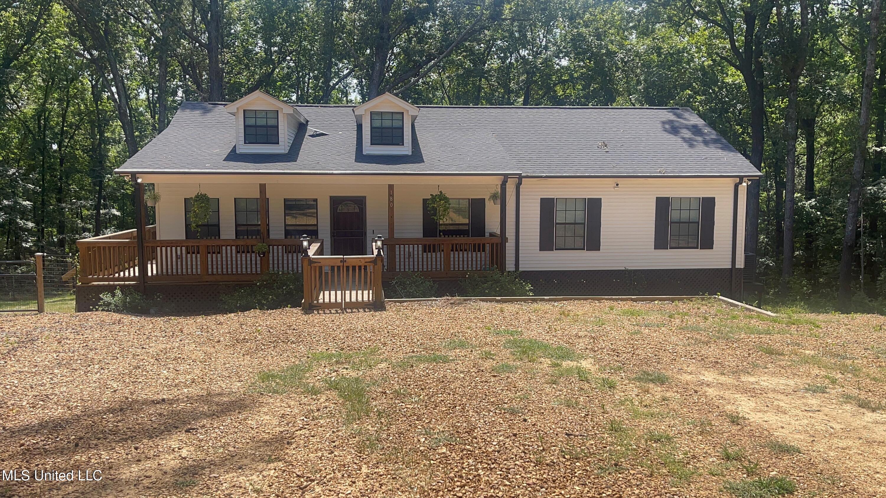 180 Hummingbird Cove