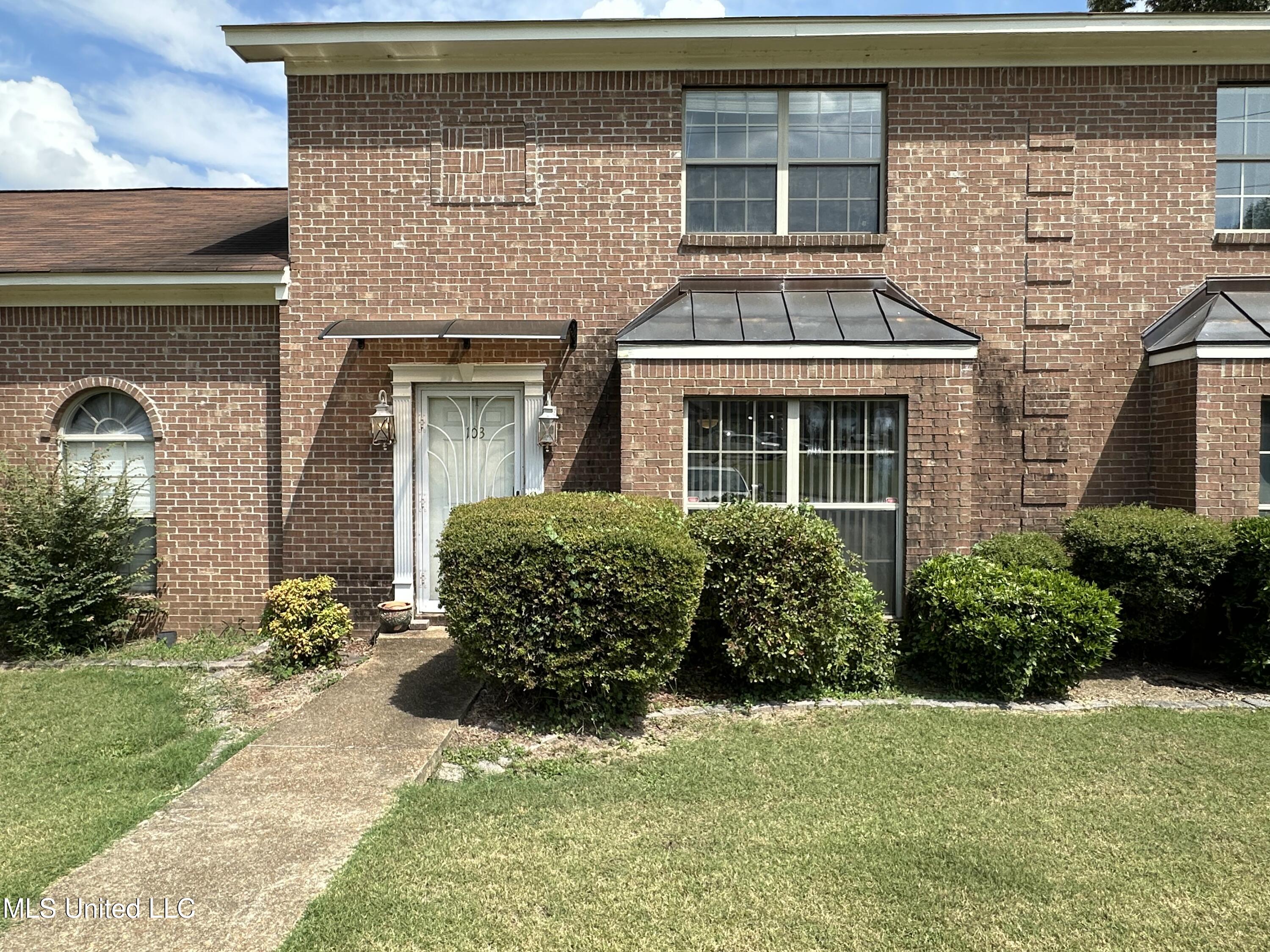 103 Hunter Drive Property Photo 1