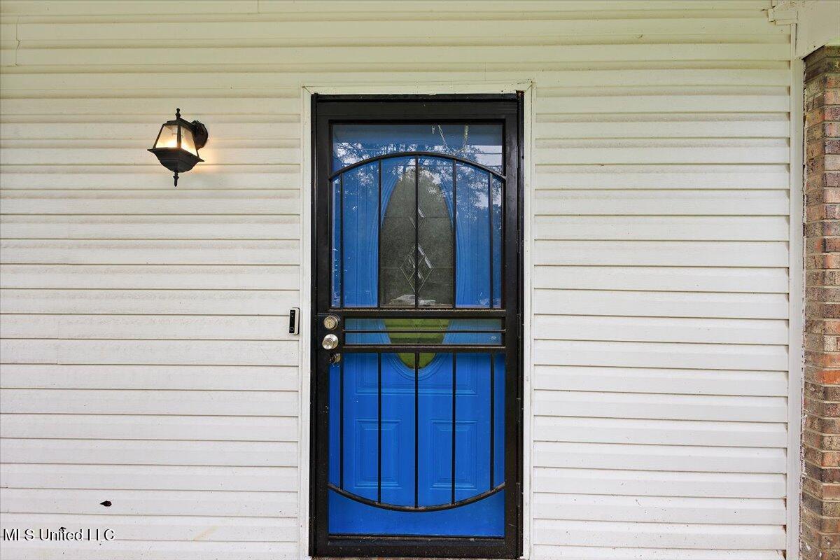 5001 Raintree Drive Property Photo 4