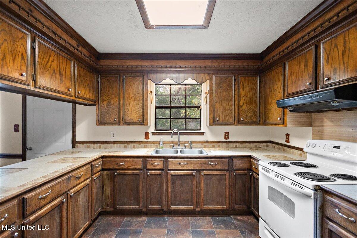 5001 Raintree Drive Property Photo 13