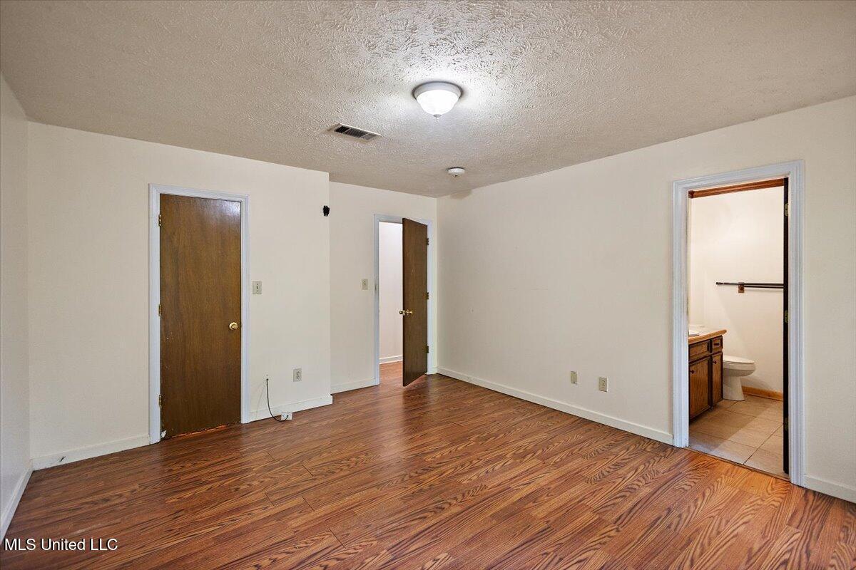 5001 Raintree Drive Property Photo 16