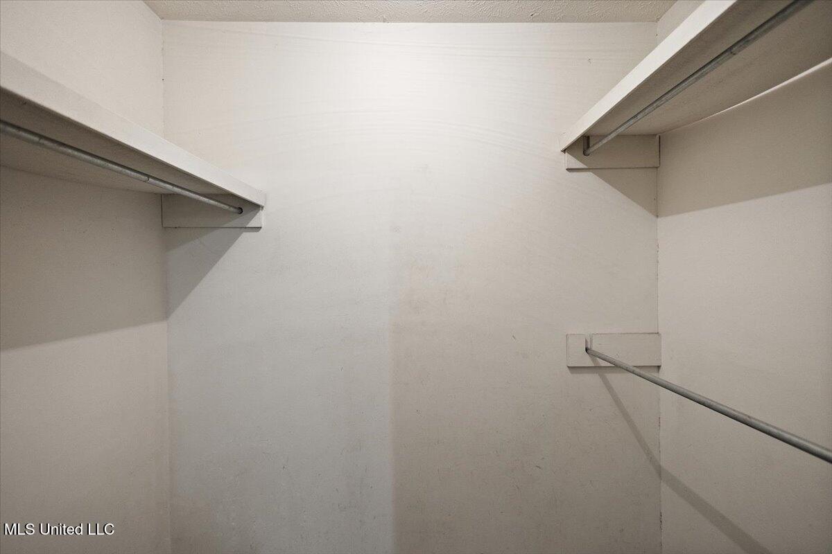 5001 Raintree Drive Property Photo 17