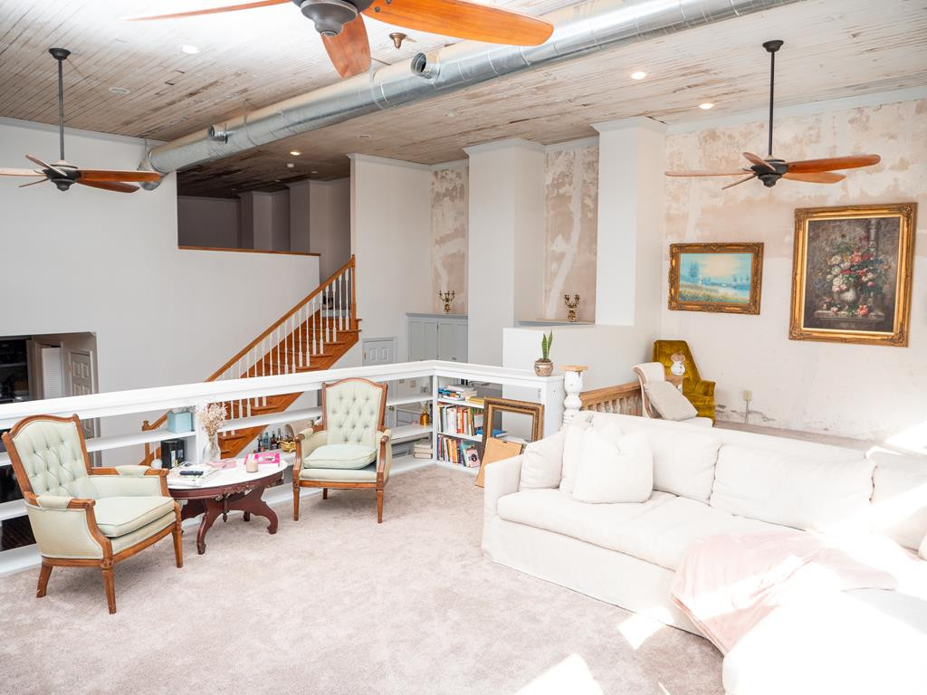 312 Main Street Property Photo 6